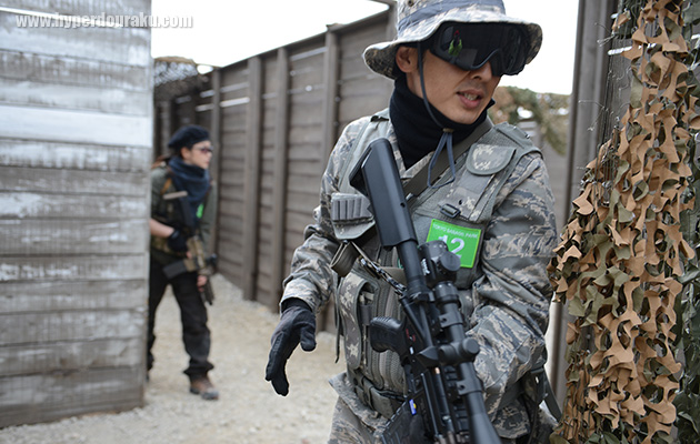 岩佐さんはグイグイと侵攻