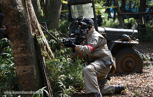 ジープやマーケットなど雰囲気のあるバリケ