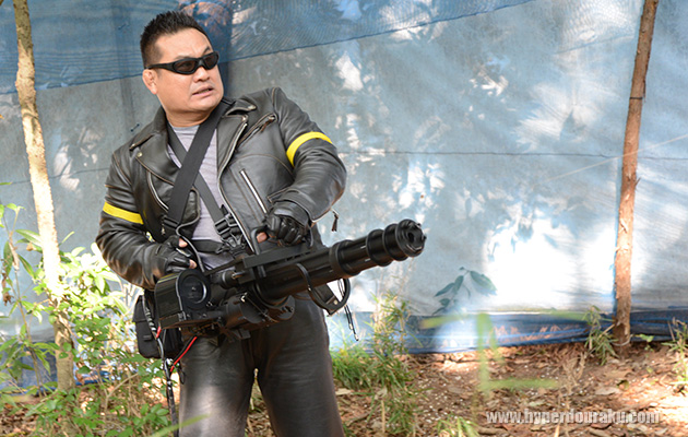 最前線でブァララララー