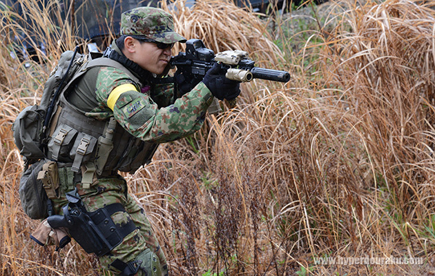 陸自迷彩のコンバットシャツ