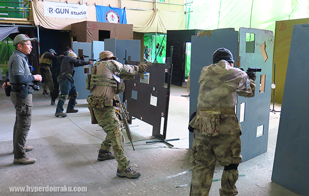 ハンドガンでトライ