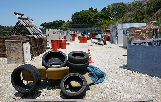 フィールドは基本的にフラット