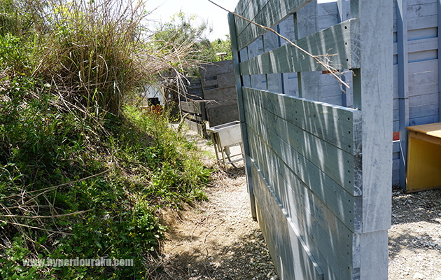 建物の隙間から狙われやすい
