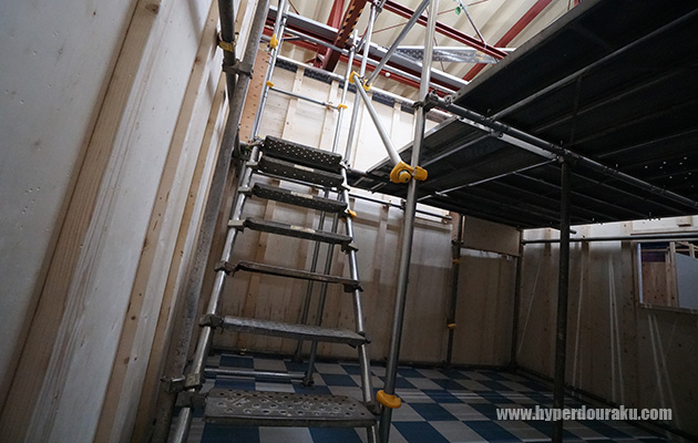 中央櫓の内部には階段