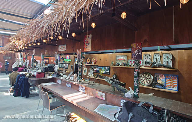 茅葺のカウンター