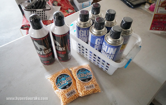 ガスやBB弾の消耗品も販売