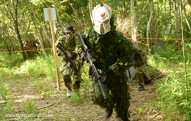 追うプレデター