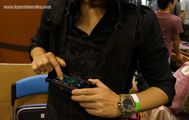 チェストリグのモールにスマホを固定