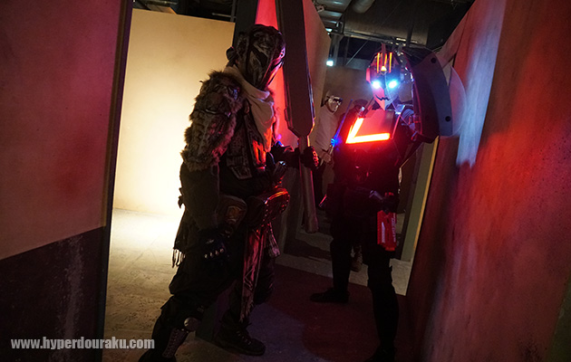 コスチュームでフィールドを徘徊