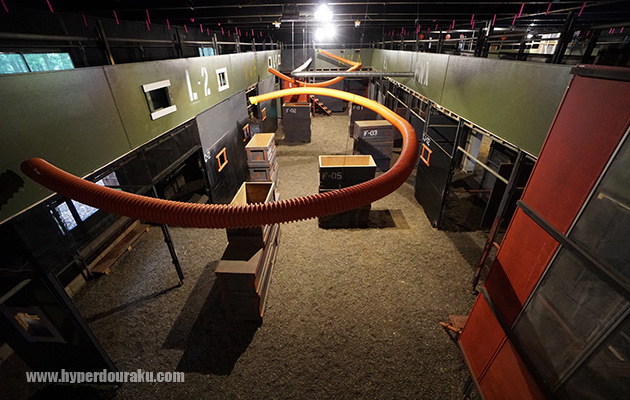 照明が意図的に眩しくなるように設置