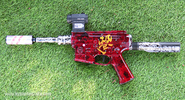 ONE HUNDREDペアの銃