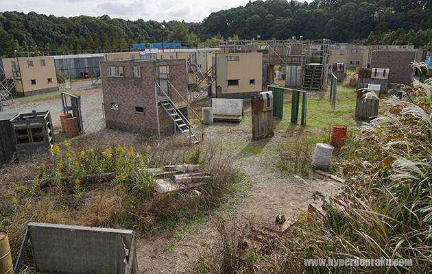 フィールド南側