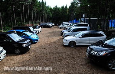 駐車場は40台程度