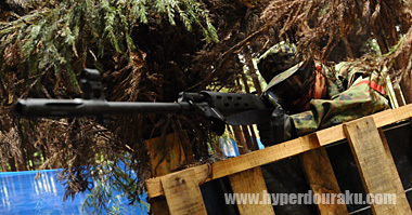 バリケードを利用して狙撃