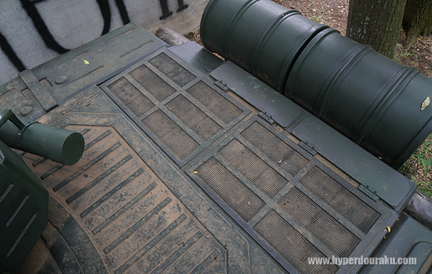 エンジンルーム上面