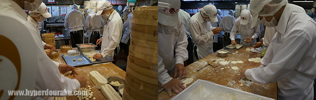 小籠包を作っている