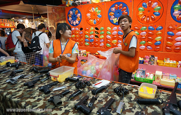 夜市で見つけた射的のお店