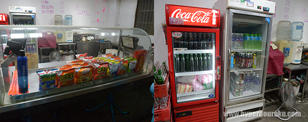 スナック菓子やドリンクなども販売