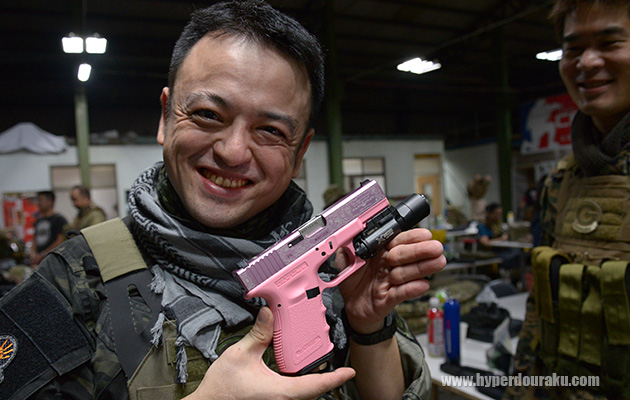 ピンクのカスタムグロック