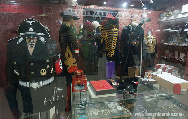 ナチスや旧軍の正装